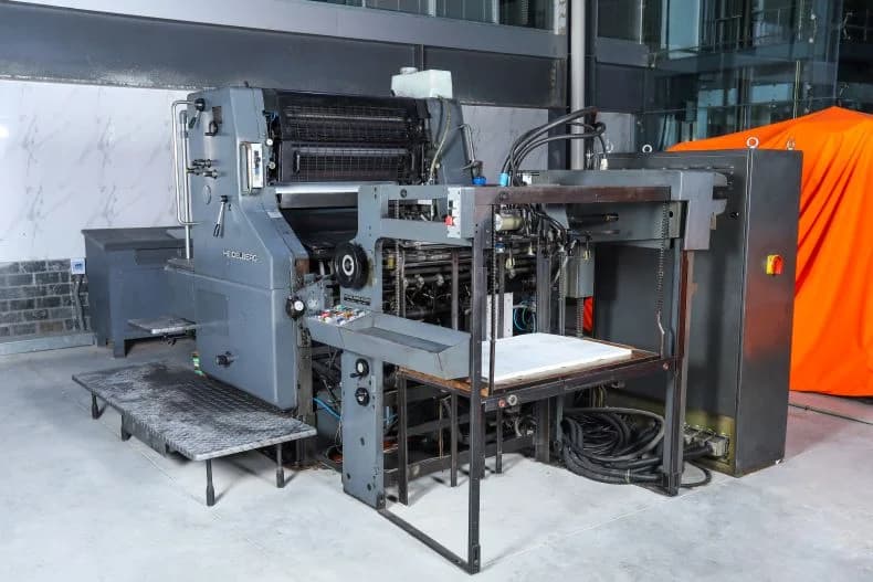 Sheet-fed offset printing machine